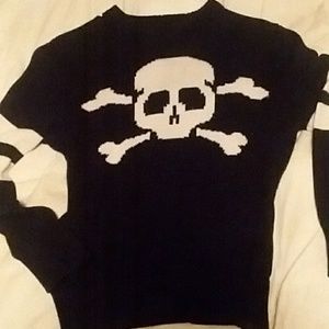 Cute Cross bones skull sweater
